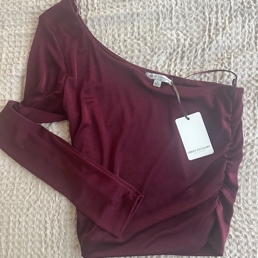 Maroon one sleeve top